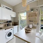 Cozy Studio With Garden And Parking In Cannes