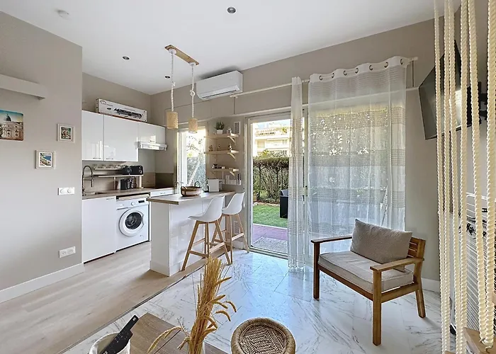 Cozy Studio With Garden And Parking In Cannes
