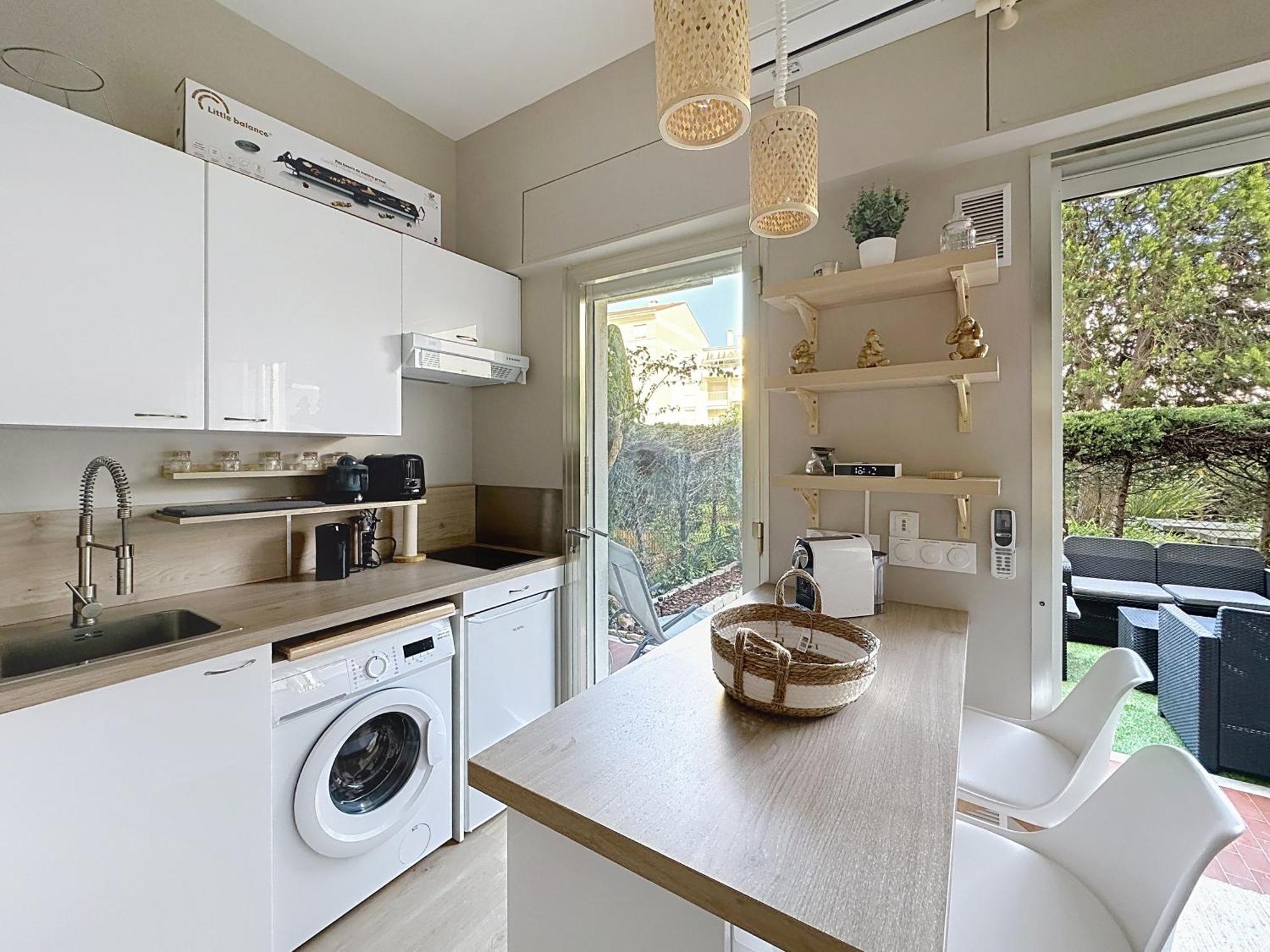 Cozy With Garden And Parking In Cannes