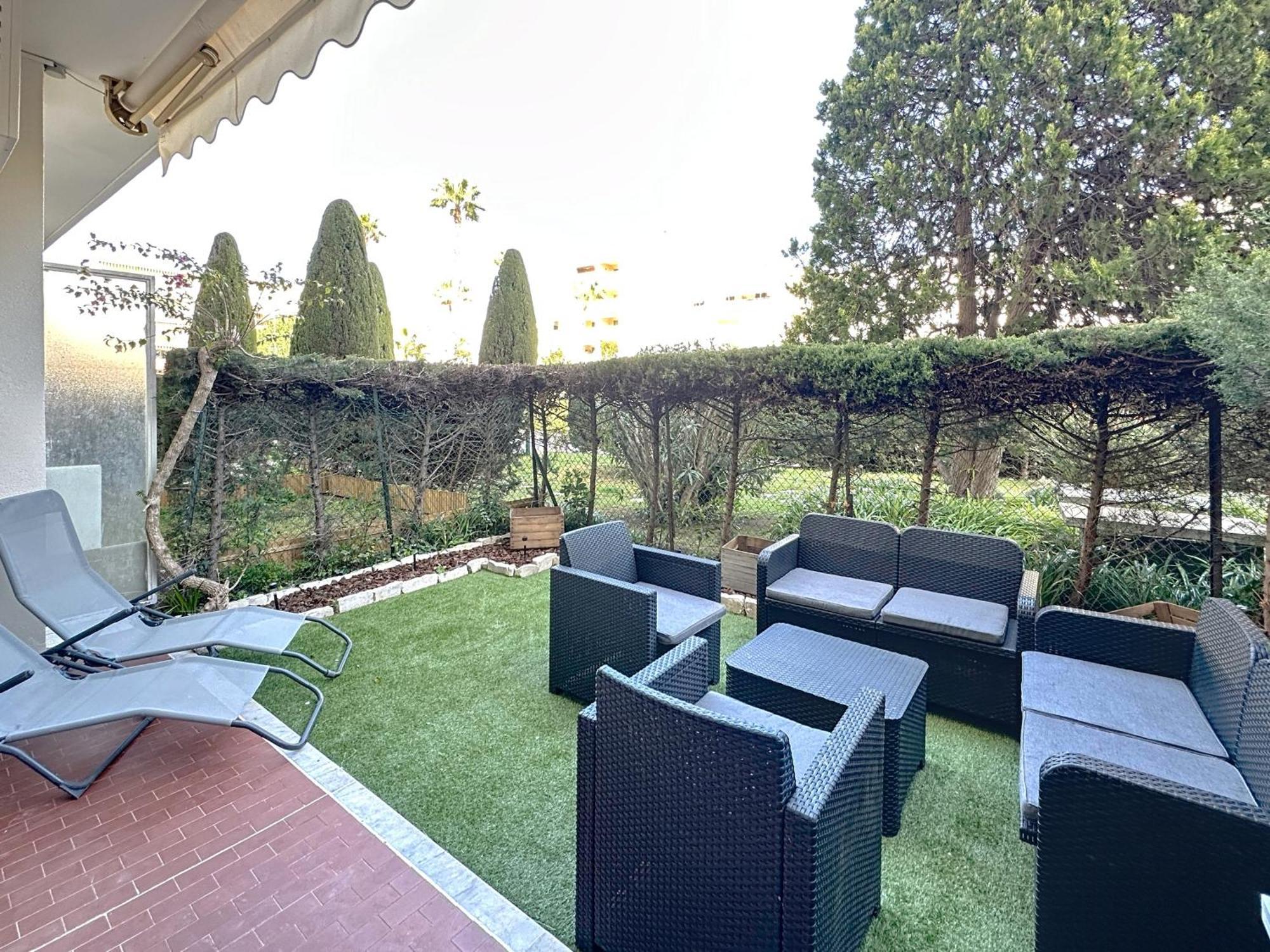 Cozy With Garden And Parking In Cannes